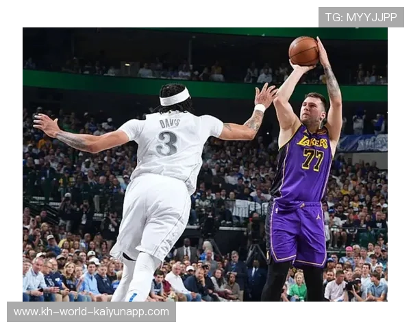 NBA赛场风云再起巨星对决引爆季后赛席位争夺白热化趋势