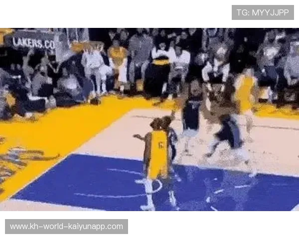 最新NBA动态：詹姆斯领衔湖人迎战勇士库里复出大战即将上演