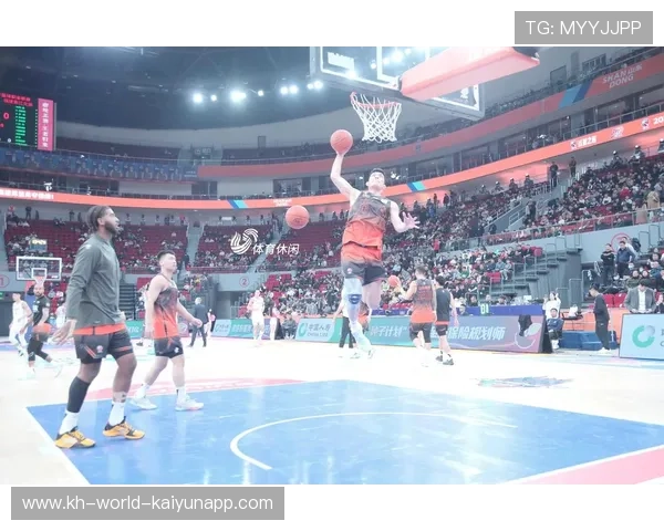 新赛季CBA揭幕战精彩纷呈 球迷热情高涨 北京队逆转战胜上海队