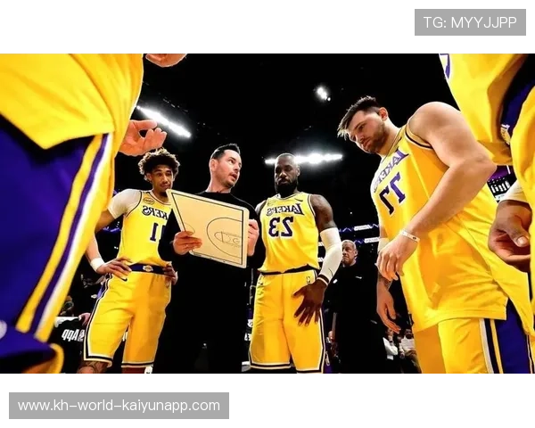 浓眉复出带领湖人力克勇士，詹姆斯三双助攻全场最耀眼